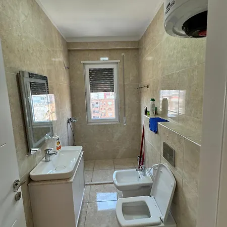 アパート A&n ティラナ